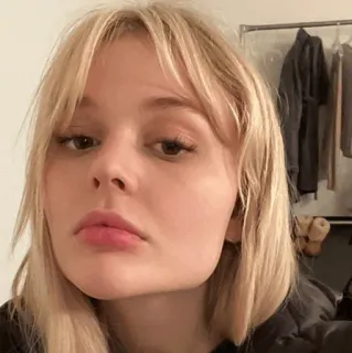 🧊 Porträt, Frau, Person, blond, Gesicht, Selfie whatsapp sticker