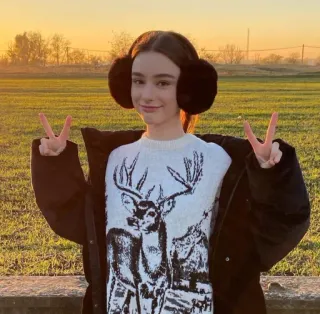 ✌️ wanita, penutup telinga, musim dingin, sweater rusa, simbol perdamaian whatsapp sticker