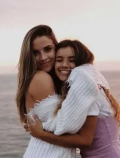 😁 mulheres, amigos, abraçando, retrato, sorrindo telegram sticker