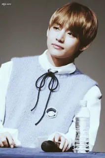 💵 V kpop, singer, bts, idol, korean telegram sticker