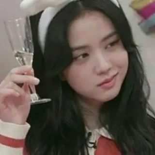 🍺 Jisoo Jisoo, Blackpink, K-pop, Perayaan, Bersulang, Gelas, Idola whatsapp sticker