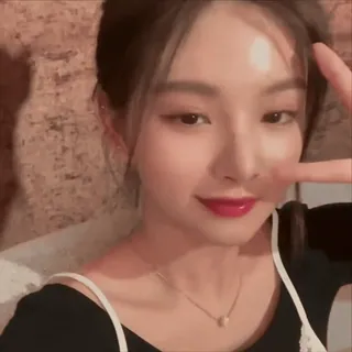 🥭 wanita, selfie, gadis, potret, wajah telegram sticker