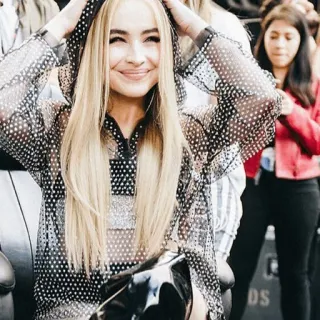 🖇 Sabrina Carpenter cantante, attrice, bionda, sorridente, celebrità telegram sticker