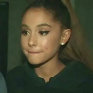 😂 Ariana Grande celebryta, piosenkarka, osoba, kobieta, gwiazda pop telegram sticker