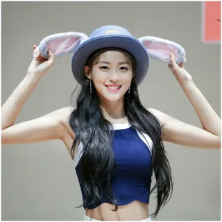🔮 mujer, chica, sombrero, orejas de conejo, retrato, sonrisa telegram sticker