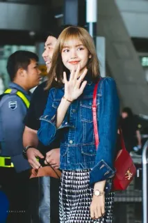 🖐 Lisa Lisa, Kpop, cantora, celebridade, moda, estilo whatsapp sticker