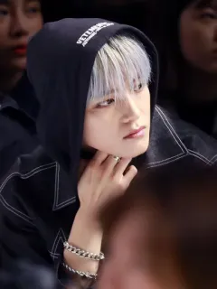 💮 VETEMENTS moda, abbigliamento, felpa con cappuccio, coreano telegram sticker