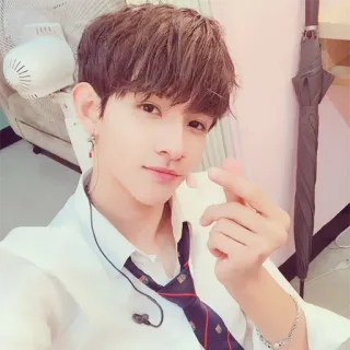 ❤️ Selfie, Uomo, Asiatico, Cuore, K-Pop, Idolo telegram sticker