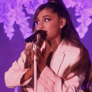 ☁️ Ariana Grande Cantante, Estrella pop, Músico, Artista, Celebridad, Artista, Artista femenina telegram sticker