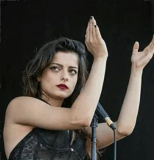👏 Bebe Rexha Bebe Rexha, zangeres, muzikant, pop, muziek telegram sticker