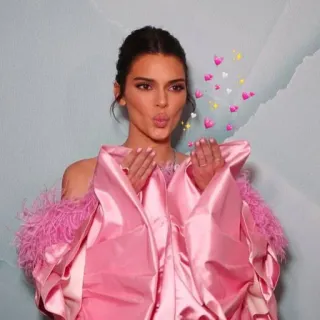 💗 Kendall Jenner Modella, Celebrità, Vestito rosa, Bacio, Cuori telegram sticker