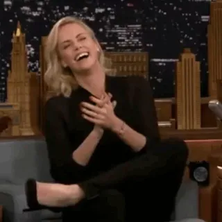 💣 mujer, riendo, rubia, sentada, programa de entrevistas telegram sticker