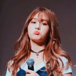 😯 femme, chanteuse, microphone, fille, portrait, musique telegram sticker