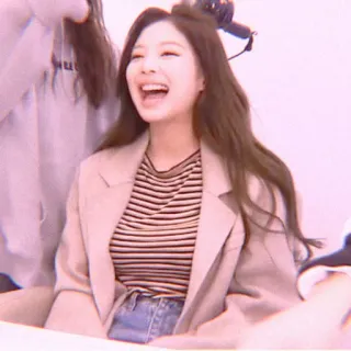 🌹 phụ nữ, người, nụ cười, vui vẻ, hạnh phúc, trong nhà telegram sticker
