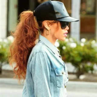 💸 Rihanna Rihanna, singer, celebrity, fashion, street style telegram sticker