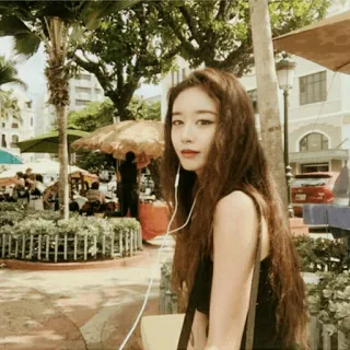 🕊 phụ nữ, ngoài trời, chân dung, thành phố, người, phụ nữ trẻ telegram sticker