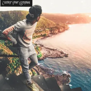 👀 LUCKY-THE STYLES hombre, vista, paisaje, océano, playa, costa whatsapp sticker