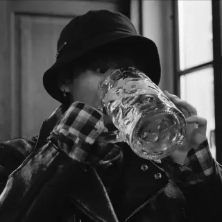 ⛓️ man, hat, drinking, beer, portrait, monochrome telegram sticker