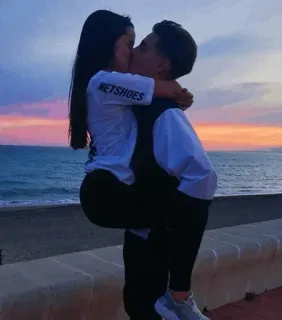 💋 para, pocałunek, miłość, zachód słońca, plaża telegram sticker