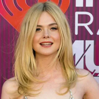 😄 Elle Fanning actriz, celebridad, rubia, retrato, mujer, alfombra roja telegram sticker
