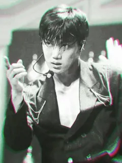⚫️ kpop, asian, singer, entertainer, performer, man, exo telegram sticker