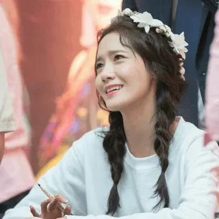 🕊 Yoona Yoona, K-pop, penyanyi, aktris, Korea, selebriti whatsapp sticker