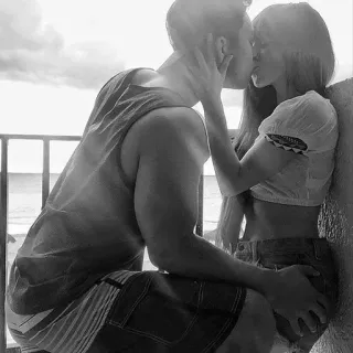💞 bacio, coppia, romantico, amore, affetto, spiaggia telegram sticker