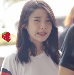 🍓 IU K-pop, cantante, attrice, IU, fragola, celebrità telegram sticker