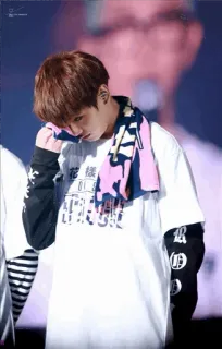 🙂 花樣
年華
On Stage kpop, concert, podium, Koreaans, Idool telegram sticker
