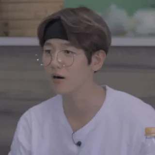 🎠 Baekhyun K-pop, ca sĩ, Hàn Quốc, người nổi tiếng, kính, con trai telegram sticker
