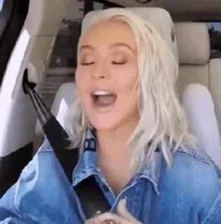🛸 Christina Aguilera 歌手, 車, 音楽, 有名人, ブロンドヘア, デニムジャケット telegram sticker