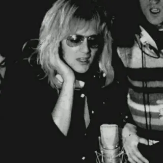 🎸 Roger Taylor Roger Taylor, Queen, Banda, Música, Músico, Años 70, Años 80 whatsapp sticker