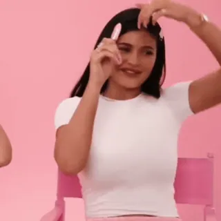 🚩 Kylie Jenner Kylie, Jenner, Maquiagem, Rosa, Cosméticos telegram sticker