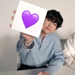 💜 V K-Pop, BTS, Cuore viola, Idolo, Pop coreano, Cantante, V telegram sticker