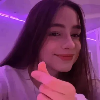 🫰 ragazza, donna, cuore coreano, finger heart, carino, selfie telegram sticker