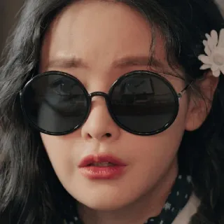 🥺 woman, sunglasses, flower, portrait, person, style telegram sticker