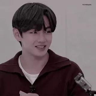 🥓 V kpop, music, idol, singer, BTS, taehyung, k-pop, V whatsapp sticker