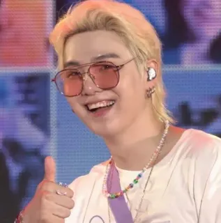 😃 사람, 남자, 가수, 엄지 척, 미소 telegram sticker