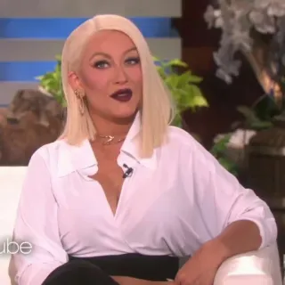 🌦 Christina Aguilera cantante, celebridad, rubia, retrato, mujer, moda, entretenimiento telegram sticker