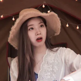 🥮 donna, cappello, outdoor, campeggio, persona, K-pop, coreano telegram sticker