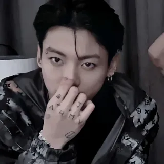 🌑 Jungkook ARMY kpop, cantante, celebridad, BTS, Jungkook, tatuaje telegram sticker