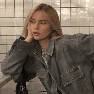 ☁️ femme, blonde, portrait, veste en jean, mannequin telegram sticker