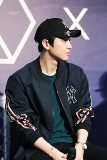 ☁️ pria, potret, topi baseball, jaket, mode telegram sticker