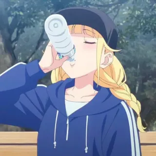 😎 gadis anime, minum air, rambut pirang, pakaian kasual, pemandangan taman whatsapp sticker