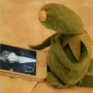 🐸 Kermit the Frog kermit, sapo, muppet, assistindo, telefone whatsapp sticker