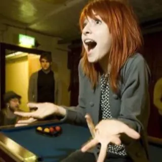 ❤️‍🔥 Hayley Williams Hayley Williams, Paramore, cantora, música, mesa de bilhar, cabelo ruivo telegram sticker