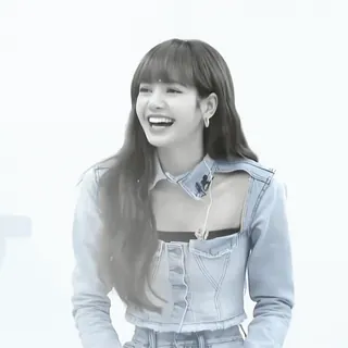 🥯 Lisa Лиса, K-pop, певица, айдол, знаменитость, женщина, улыбается, смеется, Blackpink telegram sticker