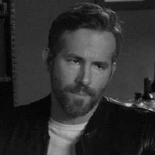 🎬 ryan reynolds, acteur, célébrité, portrait, homme, barbe, expression du visage telegram sticker