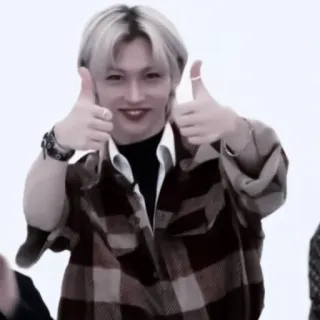 🍅 Felix Kciuk w górę, K-pop, Idol, Stray Kids, Felix, Gwiazda, Piosenkarz telegram sticker