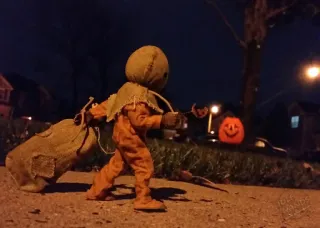 🔪 Sam Trick 'r Treat Halloween, Película de terror, Sam, Trick 'r Treat, Terror, Personaje de película whatsapp sticker